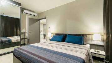 Condo, 2 Bedrooms, Accessible, Smoking