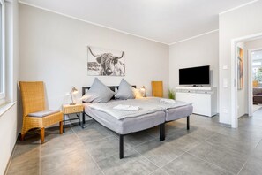 2 bedrooms, iron/ironing board, WiFi, bed sheets