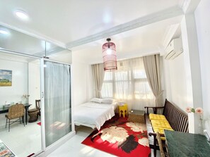 Comfort-Zimmer, Stadtblick | Schreibtisch, laptopgeeigneter Arbeitsplatz, Bügeleisen/Bügelbrett