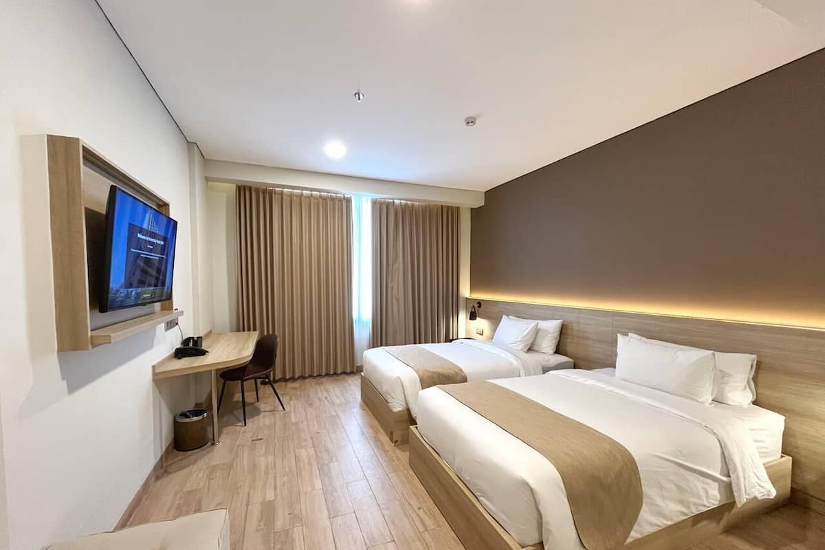 Deluxe Twin Room | Desk, free WiFi