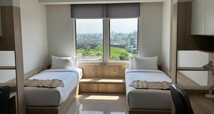 University Hotel UMY