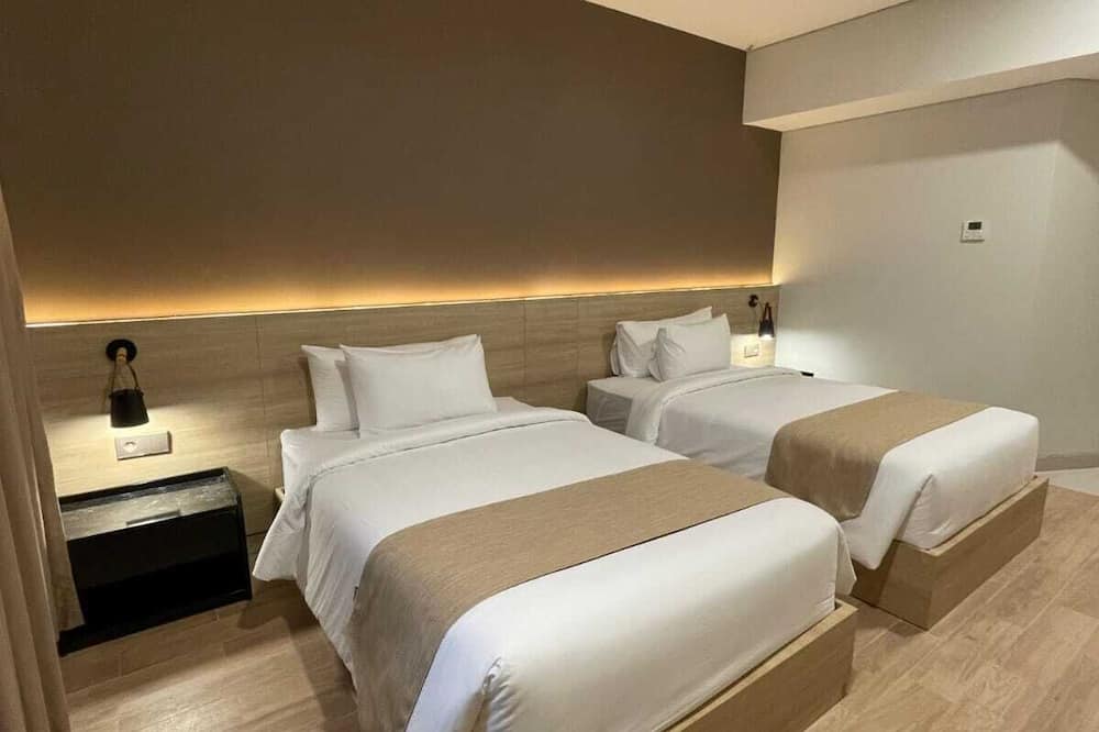 University Hotel UMY