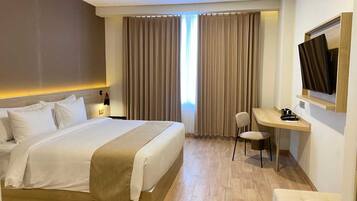 Deluxe Single Room, City View | Desk, free WiFi