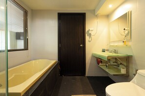 Apartment, Balcony | Bathroom