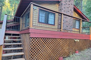 Exterior - Serene cabin w/fast WiFi, central AC, and office nook (Arnold)