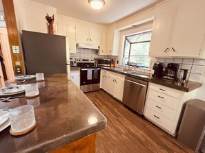 Microwave, oven, stovetop, dishwasher