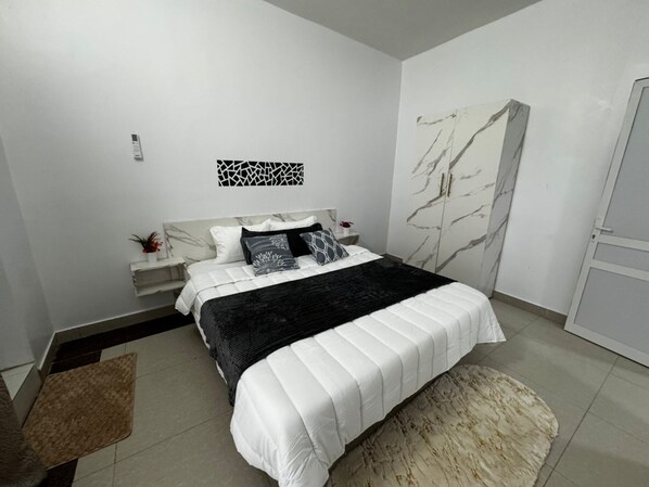 2 bedrooms, iron/ironing board, WiFi, bed sheets