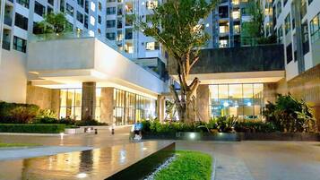 Condo, 2 Bedrooms, Accessible, Smoking | Exterior