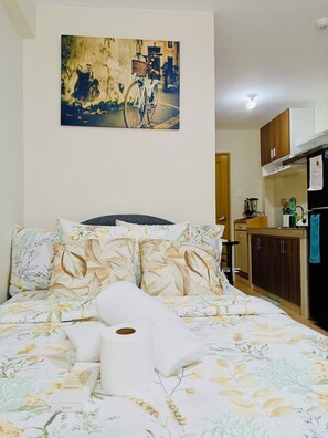 1 bedroom, internet, bed sheets