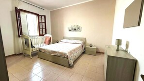 3 Schlafzimmer, Bügeleisen/Bügelbrett