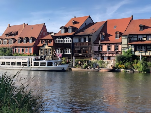 Apartment 'Rosenbusch 2' mit Gemeinschaftsgarten, Balkon und WLAN