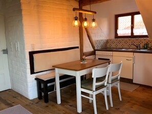 Dining - Apartment 'Rosenbusch 2' with Shared Garden, Balcony and Wi-Fi (Kemmern)