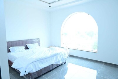 SR Hotel Restaurant & Cafe