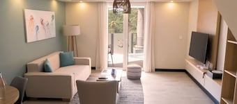 Nestled in a unique Mediterranean
inspired residential estate of Port Chambly