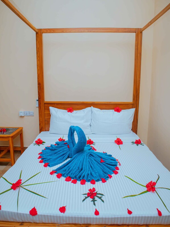 Standard Double Room, Balcony, Garden View