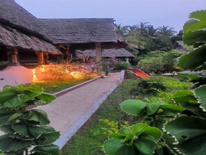 Restaurant - Meremeta Lodge (Mafia Island)