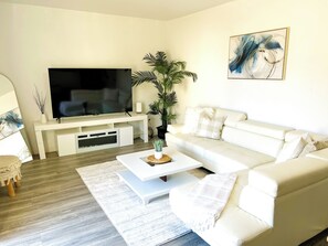 Smart TV, fireplace, table football, ping pong