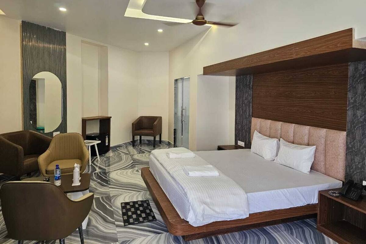 Ylelliset vuodevaatteet, Select Comfort -patjalliset sängyt, minibaari