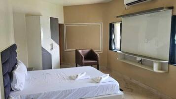 Deluxe Double Room | Room amenity