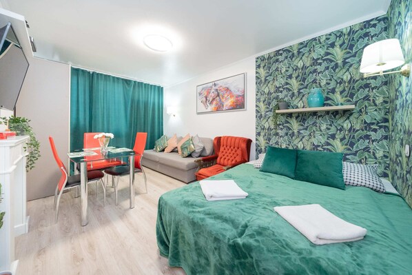 1 Schlafzimmer, Schreibtisch, Bügeleisen/Bügelbrett, Reisekinderbett