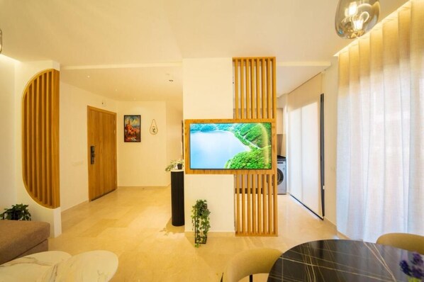 Apartment, 2 Bedrooms, Accessible, Patio | Living room