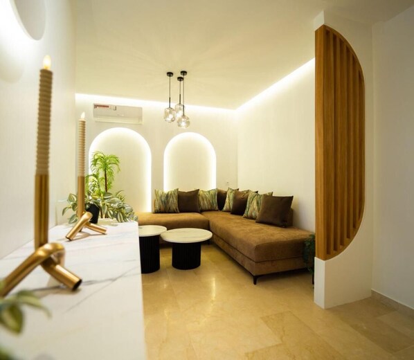 Departamento, 2 habitaciones, con acceso para personas discapacitadas, patio | Sala de estar