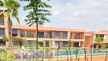 Apartment, 2 Bedrooms, Accessible, Patio | Outdoor dining