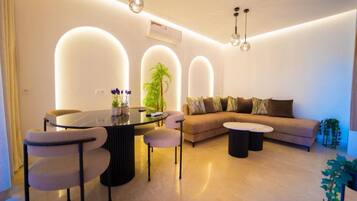 Apartment, 2 Bedrooms, Accessible, Patio | Living room