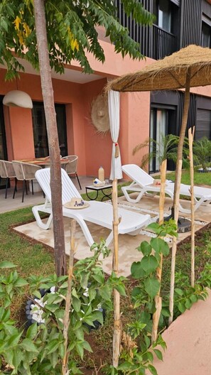 อพาร์ทเมนท์, 2 ห้องนอน, พร้อมสิ่งอำนวยความสะดวกสำหรับผู้พิการ, ลานระเบียง | ลานระเบียง/นอกชาน