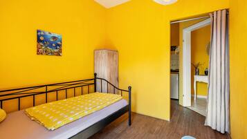 2 bedrooms, WiFi, bed sheets