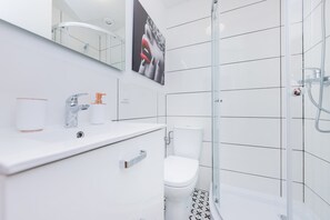 تجهيزات دش، مجففات شعر، مناشف