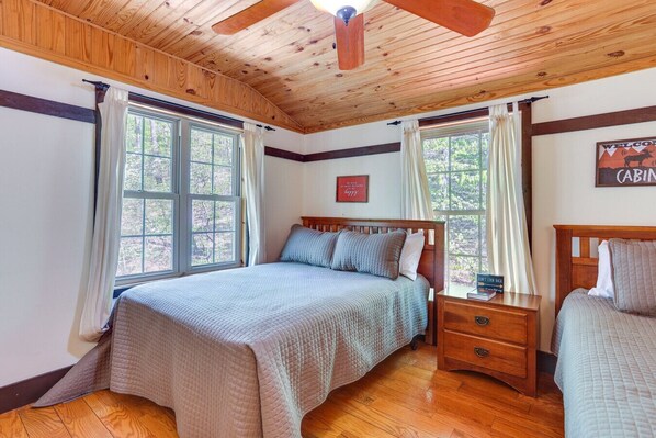 Free WiFi, bed sheets