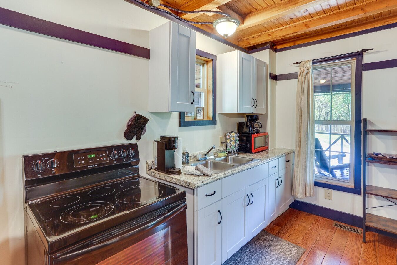 冰箱、微波炉、烤箱、炉灶