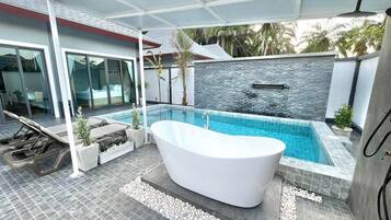 Outdoor pool, a heated pool