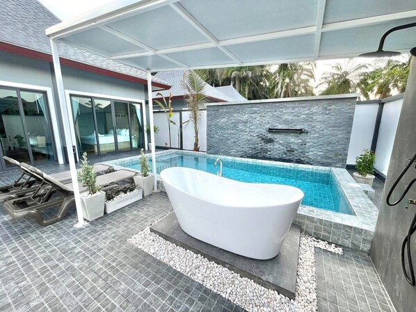 Outdoor pool, a heated pool