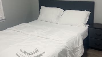 3 chambres, coffres-forts dans les chambres, fer et planche Ă repasser