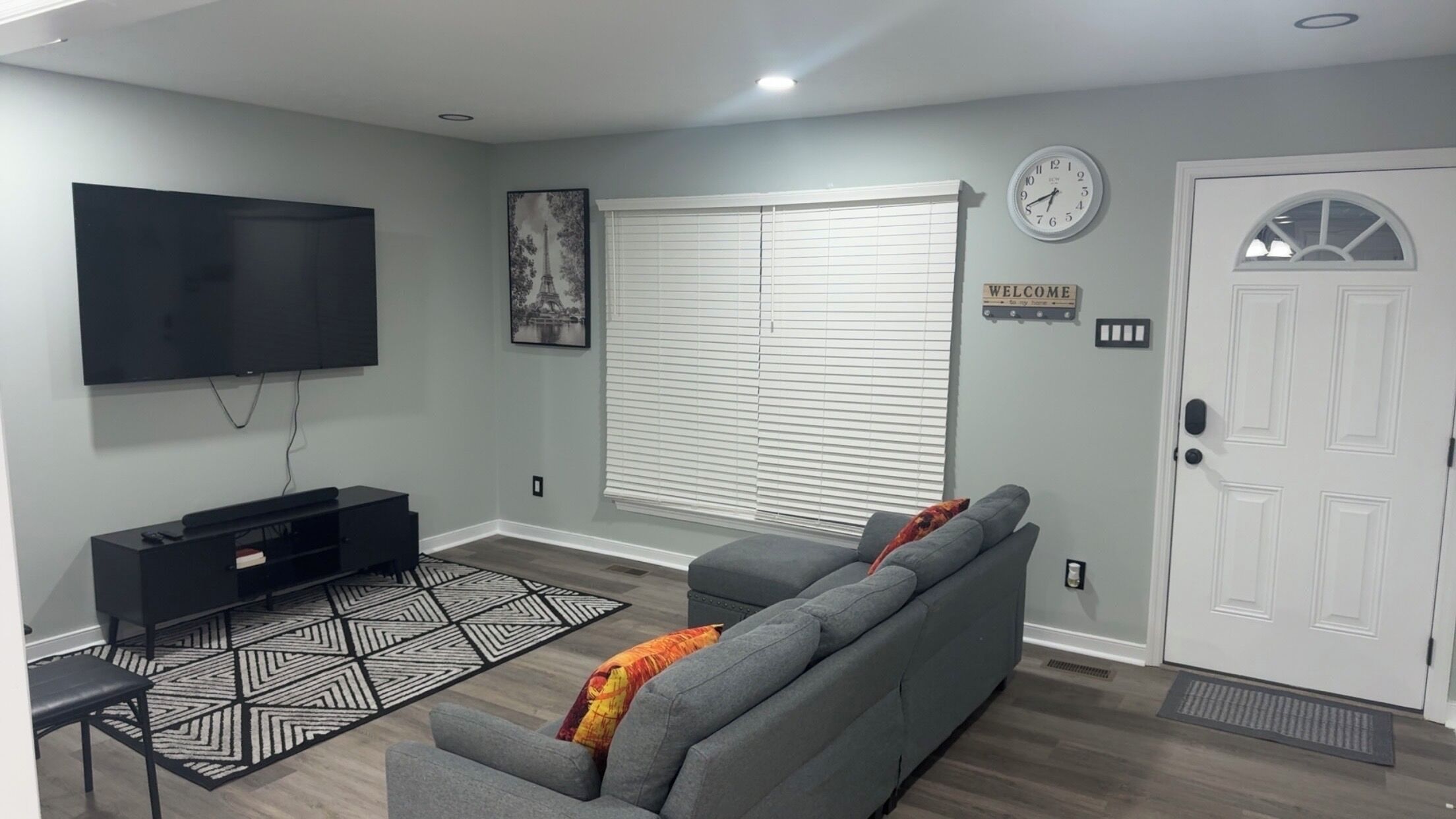 Smart TV, music library