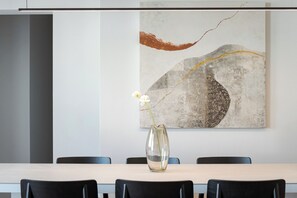 Glyfada Prime Living | 客廳 | 50 吋智能電視連衛星電視頻道、Netflix、串流服務