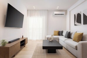 Glyfada Prime Residence | Living room | 50-inch Smart TV with satellite channels, Netflix, streaming services - Glyfada Prime Living (Glyfada)