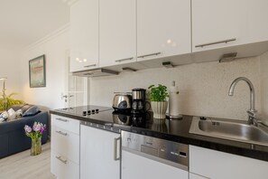 Kühlschrank, Ofen, Herdplatte, Geschirrspüler