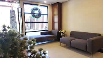 Condo, 1 Bedroom, Accessible, Balcony | Living area