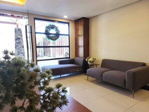 Living area - Staycation Near Burnham Park (Baguio)
