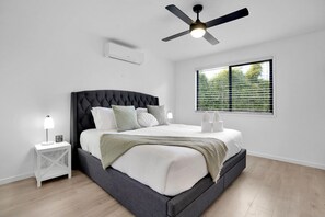 3 bedrooms, iron/ironing board, free WiFi, bed sheets