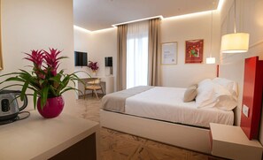 Junior Double or Twin Room | In-room safe, blackout drapes, free WiFi - Don Salvatore (Monte di Procida)