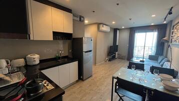 Condo, 2 Bedrooms, Accessible, Smoking | Interior