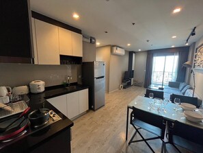 Condo, 2 Bedrooms, Accessible, Smoking | Interior