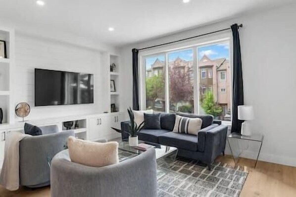 Smart TV, table football