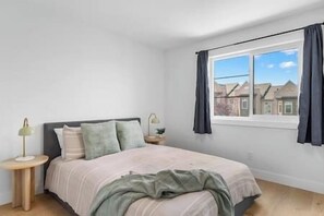 4 bedrooms, iron/ironing board, free WiFi, bed sheets