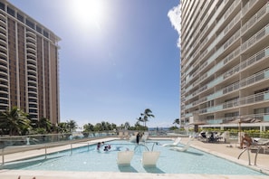2 outdoor pools
