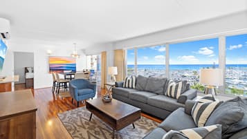 Apartamento standard, varanda coberta, vista para o oceano | Área de estar
